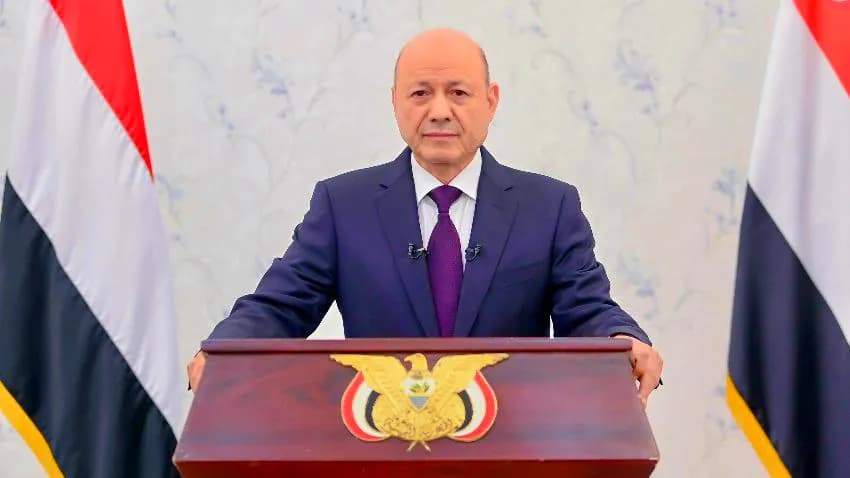 العليمي يجدد التزام المجلس الرئاسي بالعمل على توفير الخدمات واستعادة مؤسسات الدولة