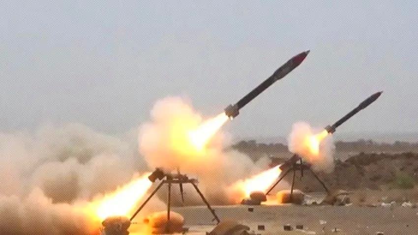 الحوثيون يعلنون تنفيذ هجمات بـ  11 صاروخا بالستيا وطائرة مسيّرة ضد أهداف في إسرائيل