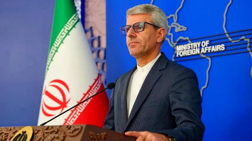 إيران تدين الهجمات الإسرائيلية على كهرباء وموانئ الحديدة