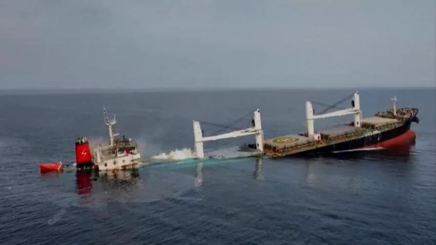 ما الذي يدفع الحوثيين لمهاجمة السفن في البحر الأحمر؟