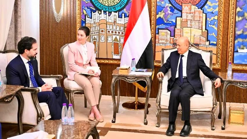 مباحثات يمنية أمريكية حول التصعيد الاقتصادي ضد المليشيا وتوسيع قوائم العقوبات