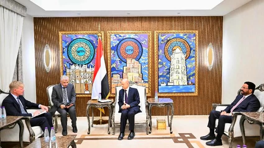 الرئيس العليمي يبحث مع المبعوث الأممي جهود إحياء مسار السلام في اليمن