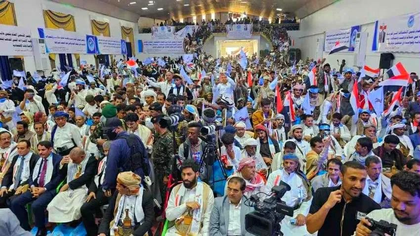 العليمي وبن دغر والبركاني يعيدون هندسة المؤتمر بعيدا عن ورثة صالح