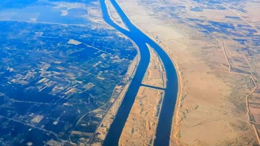 الحكومة المصرية تؤكد خسارتها نحو 3 مليارات دولار من إيرادات قناة السويس بسبب هجمات الحوثيين