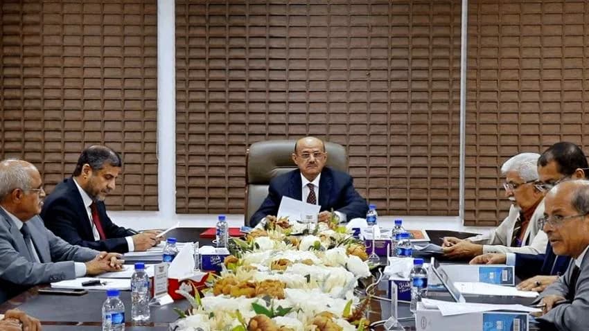 المركزي اليمني يثبت سعر الريال ويؤكد ملكيته لمشتريات الصرافة الأخيرة