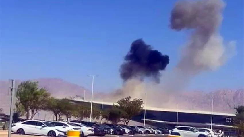 إعلام عبري: إصابة شخصين في سقوط مسيرة حوثية بمطار رامون