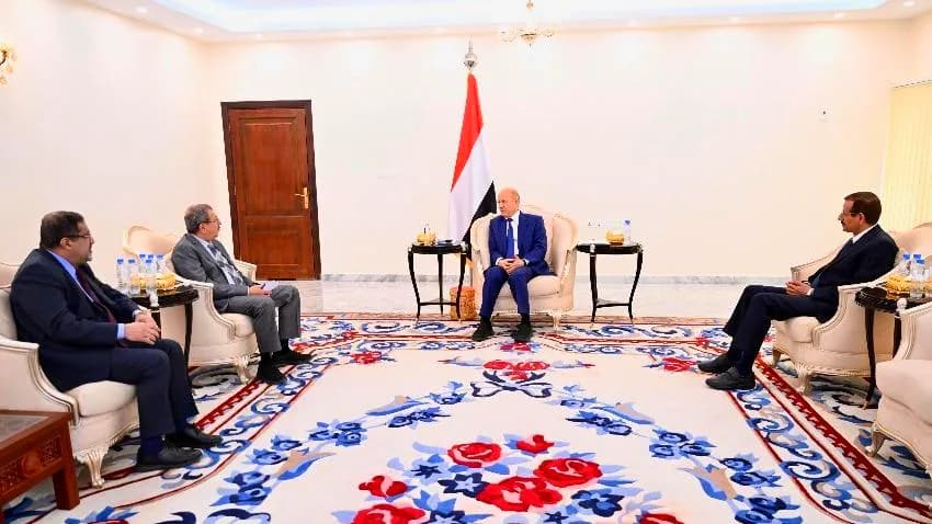 الرئيس العليمي يؤكد دعم استقلالية القضاء خلال لقائه بقيادات السلطة القضائية