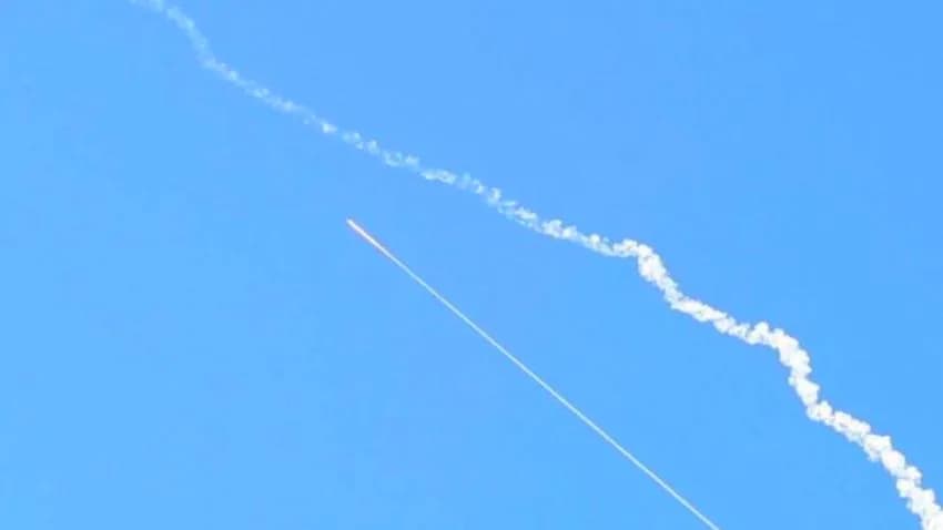 جيش الاحتلال يعترض صاروخا حوثيا جديدا بعد تفعيل صفارات الإنذار في مناطق عدة