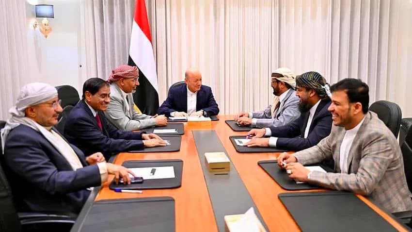 مجلس القيادة يكلف فريقا قانونيا بمراجعة قراراته ويؤكد تماسك وحدته