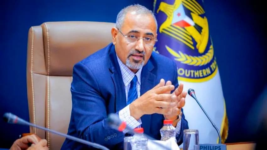 الأزمات الدولية: قرارات الزبيدي الأحادية جعلت المجلس الرئاسي أكثر هشاشة