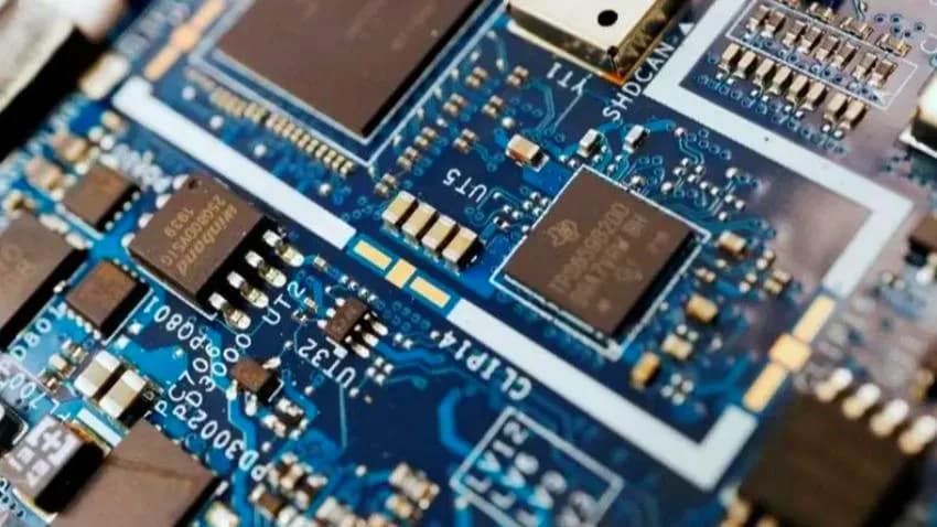 واشنطن تدرج 15 شركة صينية في قائمتها السوداء لتعاونها مع الحوثيين وحماس