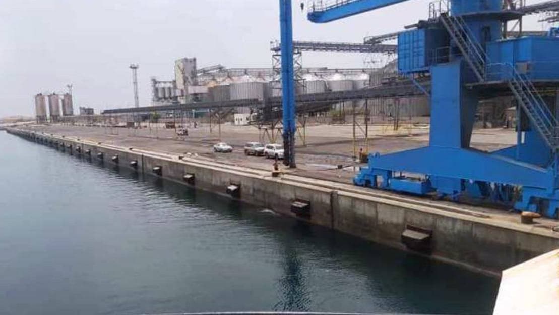 صحيفة: مليشيا الحوثي  تكثف أعمال التأهيل في موانئ الحديدة وتفرض جبايات جديدة على التجار لتمويل مشاريعها