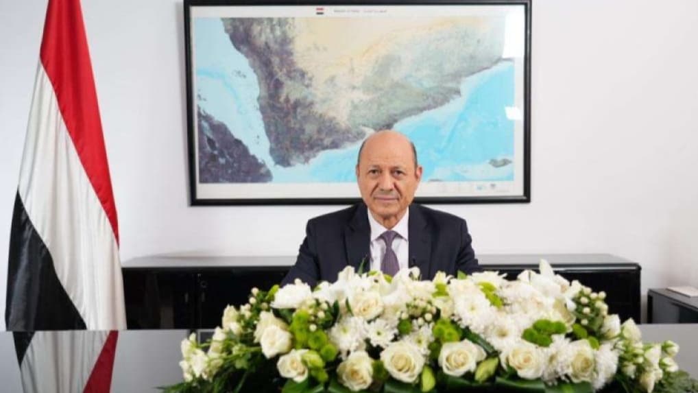 العليمي يشرعن قرارات الزبيدي الأحادية ويعين نائبا لوزير الإعلام ورئيسا للهيئة العامة الأراضي