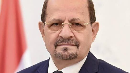 لدى وصوله عدن .. الزنداني يؤكد عزم الحكومة على العمل من الداخل لمواجهة التحديات الاقتصادية والأمنية