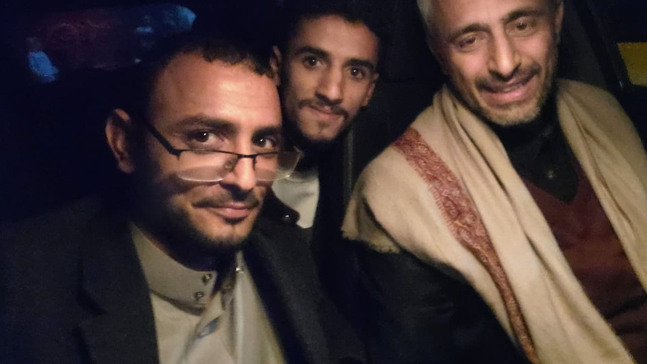 بعد احتجاز تعسفي دام 17 شهراً.. مليشيا الحوثي تفرج  عن الكاتب المياحي