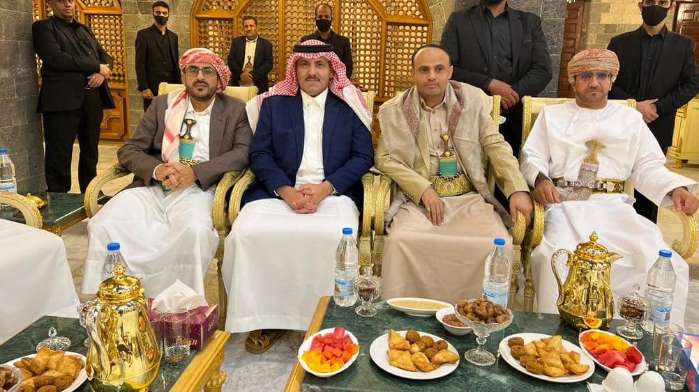 قيادي حوثي: اتفاقات الرياض مع الشرعية باطلة