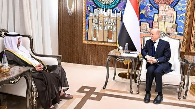 العليمي يجدد رفض اليمن لاعتداءات إيران ويثمن كفاءة الدفاعات الكويتية