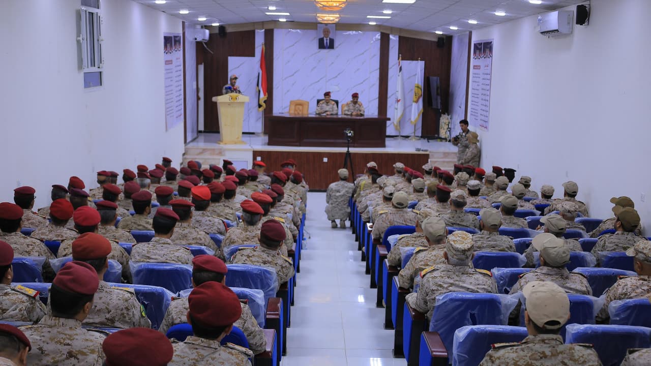 وزير الدفاع: لدى الحكومة توجه جاد لتحسين ظروف منتسبي القوات المسلحة
