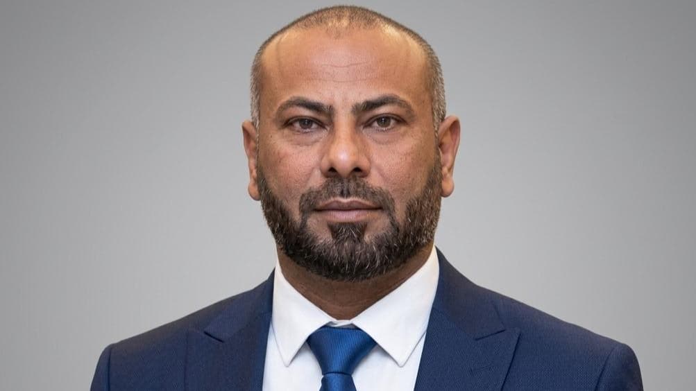 السلطة المحلية بالضالع تدين الهجوم على مبنى المحافظة وتتوعد بملاحقة المتورطين