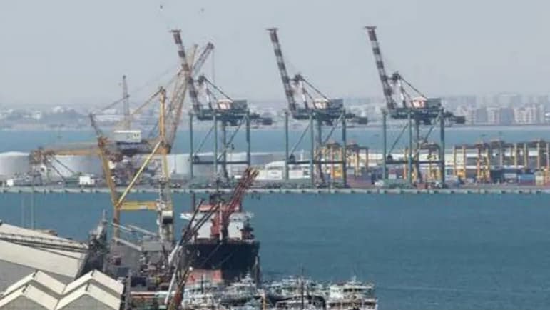 توجهات حكومية لتحويل ميناء عدن إلى مركز إقليمي واستقطاب خطوط ملاحية دولية