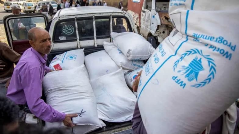برنامج الأغذية العالمي يدعو للإفراج عن موظفيه ويواصل تعليق أنشطته في مناطق سيطرة الحوثيين