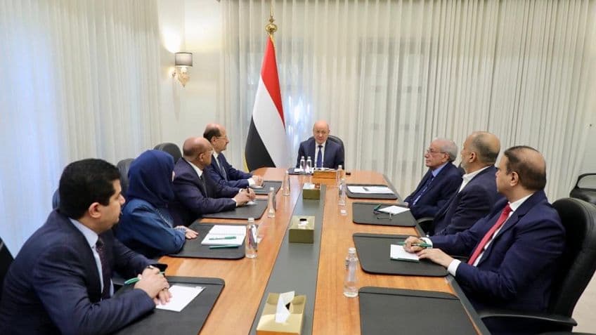 الرئيس العليمي يبحث نتائج اجتماعات واشنطن ويشدد على تسريع الإصلاحات الاقتصادية