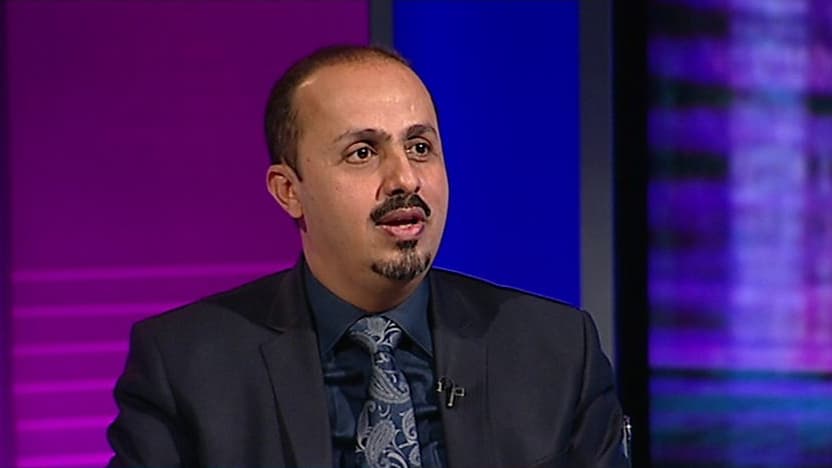 عدن: الحكومة تدين اغتيال الشاعر وتعد بمحاسبة المتورطين