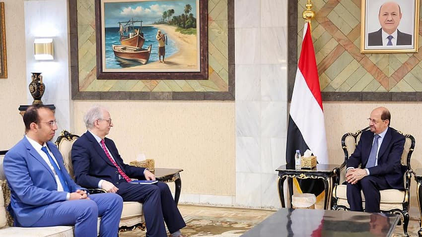 الزنداني يبحث مع السفير الألماني مستجدات الأوضاع ويشيد بدعم برلين لليمن