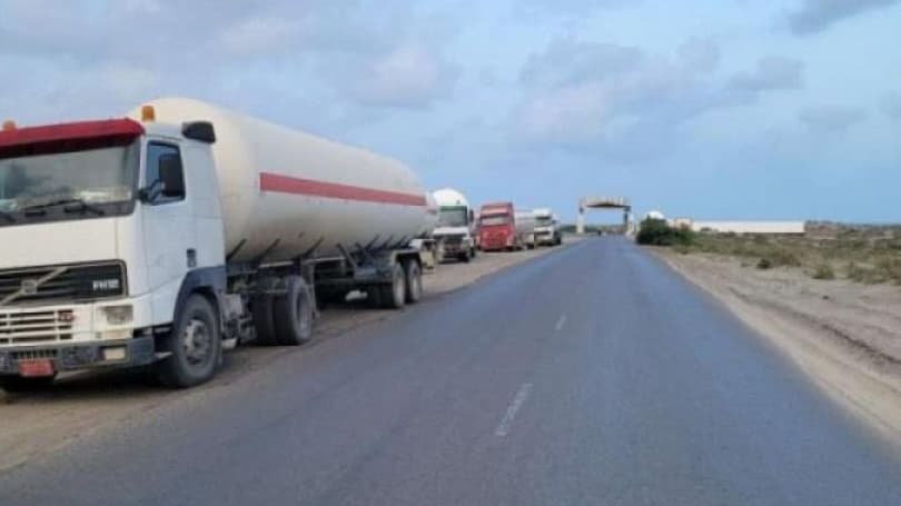 تعز تتلقى 10 مقطورات غاز طارئة  لتخفيف أزمة التموين