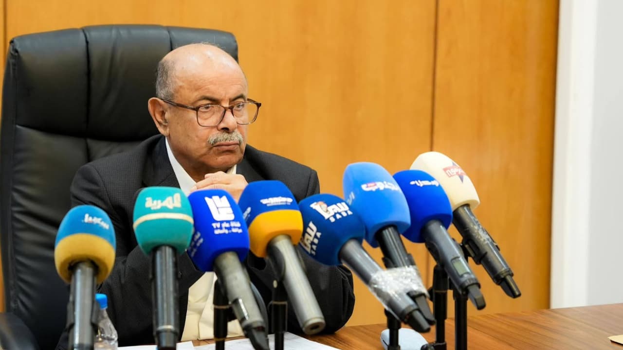 خطوة نحو توحيد الصف.. الخنبشي يناقش مشروع مجلس للقوى الحضرمية
