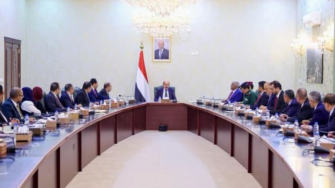 اجتماع حكومي برئاسة الزنداني يتعهد بملاحقة المتورطين في الاغتيالات وتعزيز الأمن