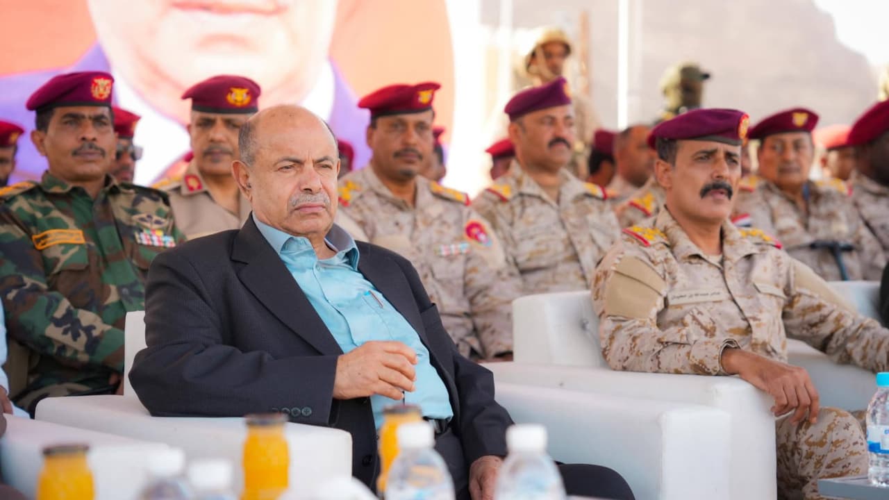 الخنبشي يدعو العسكريين المنقطعين في المنطقة الأولى إلى استئناف مهامهم بـحضرموت