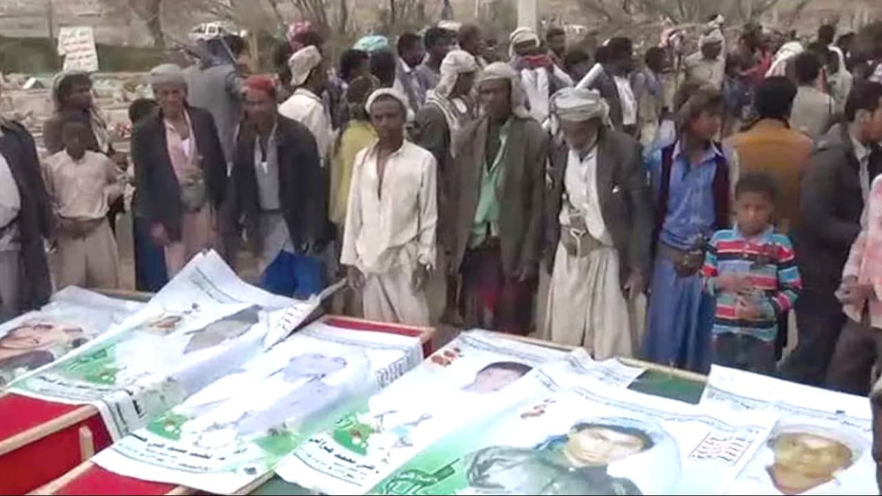 شبكة حقوقية: مليشيا الحوثي تستخدم المساعدات الإنسانية لتجنيد الفئات الأشد فقراً