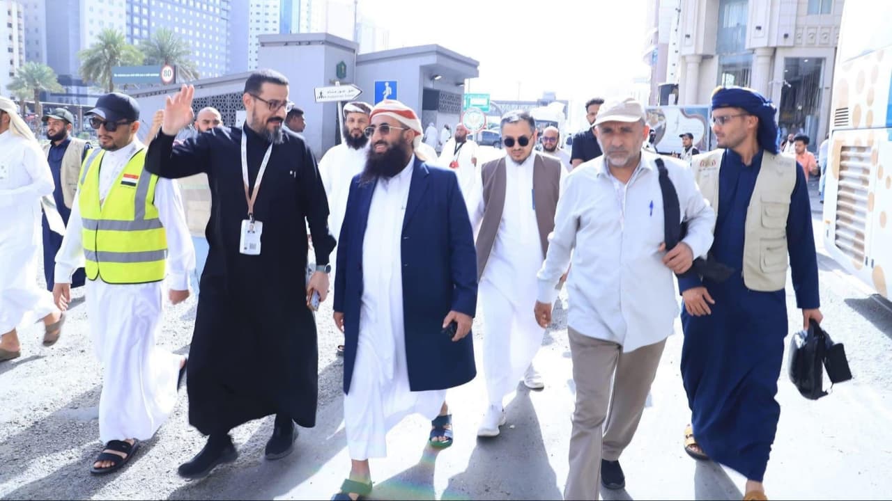 وزير الأوقاف يعلن نجاح تصعيد أكثر من 21 ألف حاج يمني إلى مشعر منى