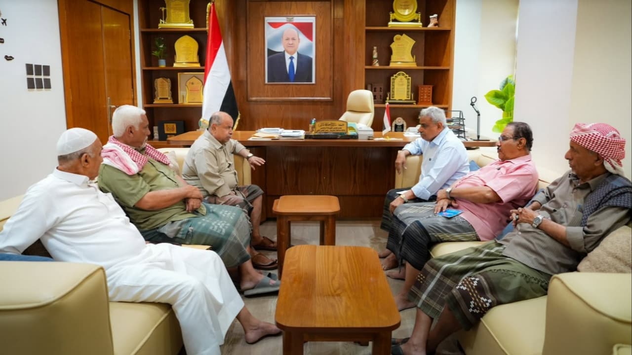 الخنبشي يبحث مع أعضاء من مجلسي النواب والشورى مستجدات الأوضاع الخدمية والأمنية في حضرموت