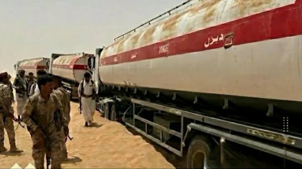 إحباط تهريب شحنة مشتقات نفطية عقب اشتباكات مع مسلحين في صحراء مأرب
