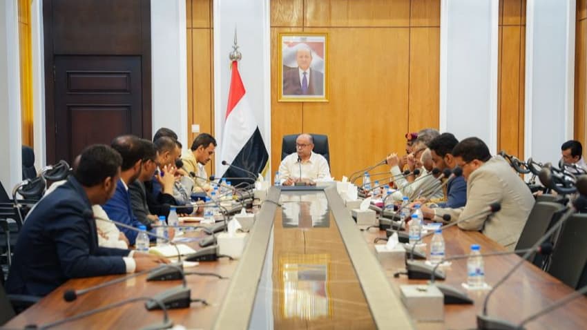 اجتماع في حضرموت يناقش استئناف تصدير النفط وتعزيز الجاهزية الأمنية