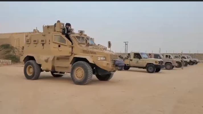 هجوم حوثي دام على قوات الحكومة يوقع عشرات القتلى والجرحى.. والدفاع اليمنية تتوعد بالرد
