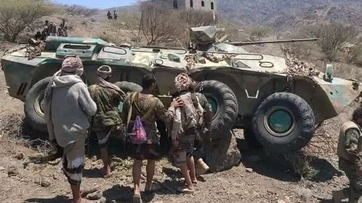 استمرار المواجهات العنيفة غربي تعز: إسقاط 3 مسيّرات حوثية وتدمير زورق مفخخ وتشريد مئات الأسر