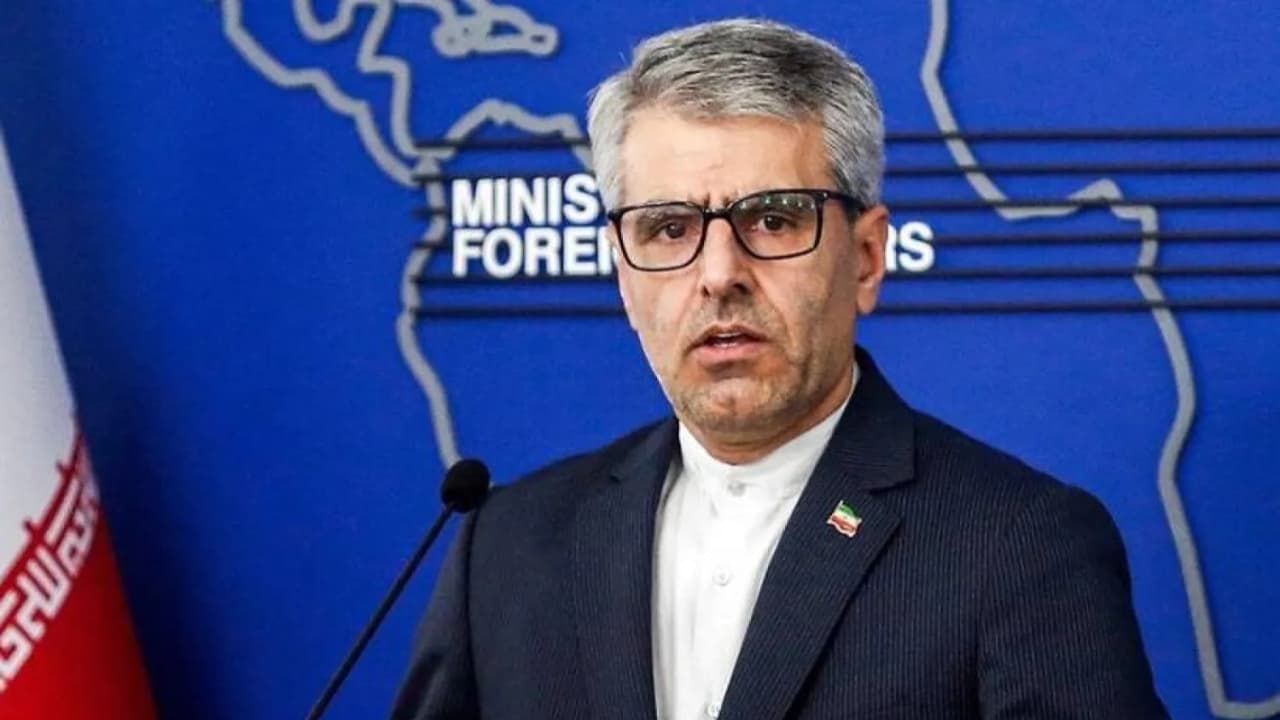 طهران ترد على اتهامات أمريكية بشأن تبعية الحوثيين وتقول إن السلام في اليمن يتطلب وقف التدخلات الخارجية