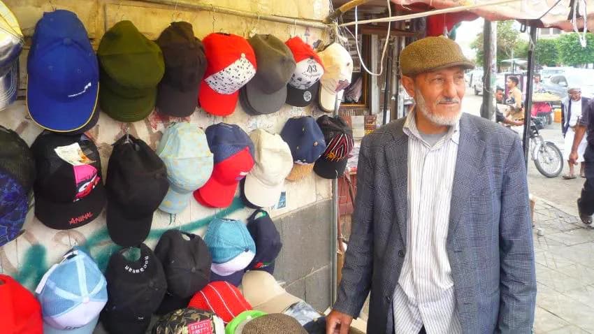 كادحون في خريف العمر .. كفاح حتى الرمق الأخير