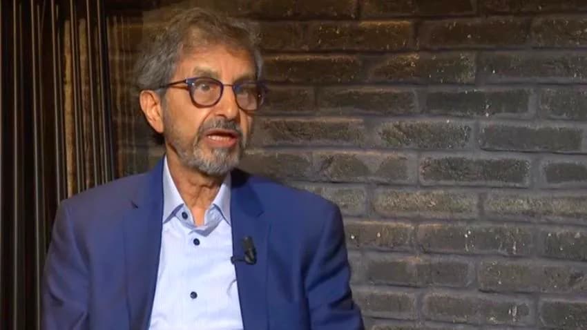 حاوره عبد الباري طاهر.. البروفيسور علي محمد زيد يكشف عن تشكل المقاومة الوطنية والصراعات في وسط الصف الجمهوري عقب قيام ثورة 26 سبتمبر