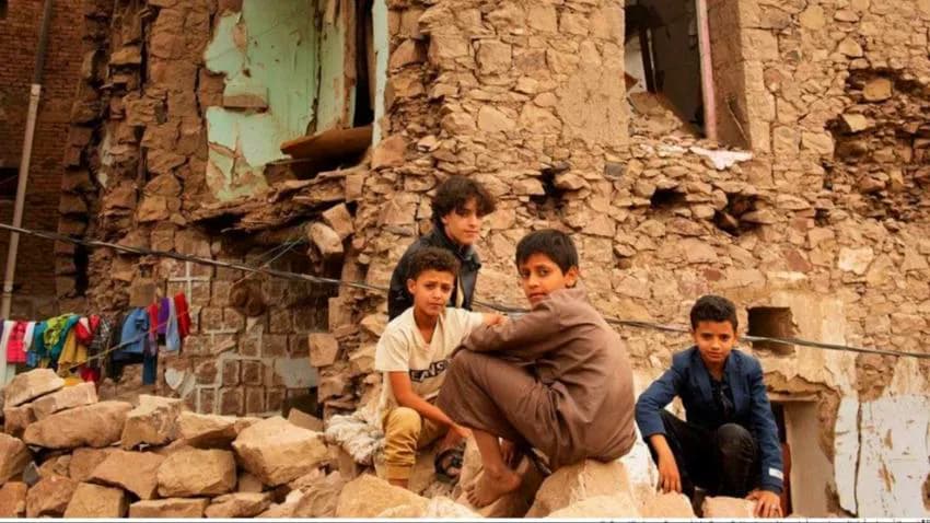 بعد 10 سنوات من الحرب.. هل يمتلك أطفال اليمن "بدلة العيد"؟
