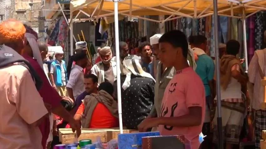 الأطفال النازحون.. معاناة الحرب والتجهيل والحرمان