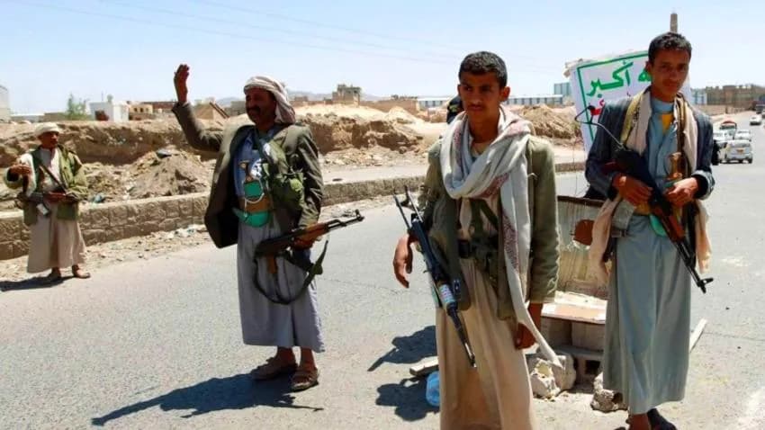 بحُجة التهريب.. هكذا حوّل الحوثيون حقائب السفر إلى أدوات عقاب