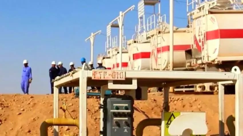 استئناف تصدير النفط وخطة حقيقية لإصلاح الاقتصاد.. هل تملك الحكومة الرغبة والإرادة للتنفيذ؟