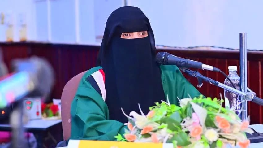 من فقدان البصر إلى نيل الماجستير والدكتوراه.. كفيفات اليمن يقتحمن ميادين الدراسات العليا