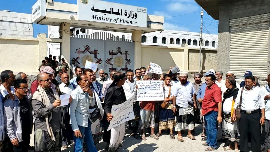 مصائر معلّقة.. مرتبات النازحين عام كامل من الانقطاع