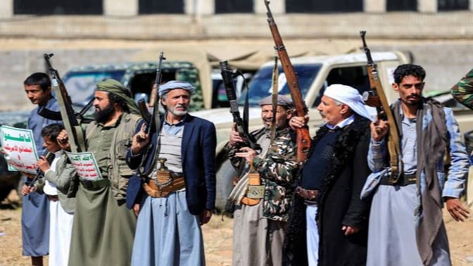 الحوثيون والقاعدة.. تحالف براغماتي يعيد تشكيل شبكات الإرهاب