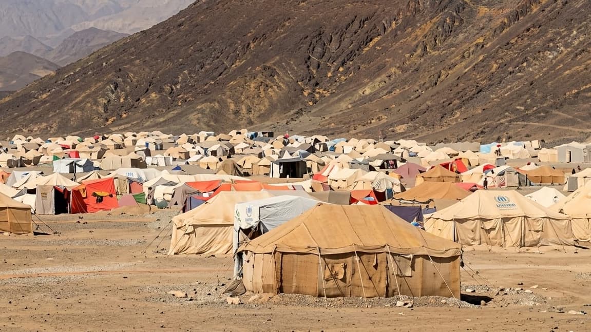 الوحدة التنفيذية للنازحين: أكثر من 558 ألف نازح يقيمون في 210 مواقع إيواء بـمأرب